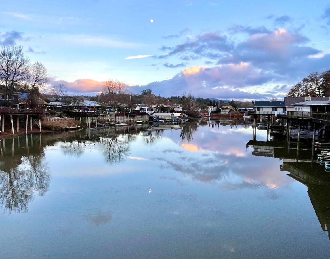 Fishing Bungalow On The Water W/Private Dock Clearlake Exteriör bild